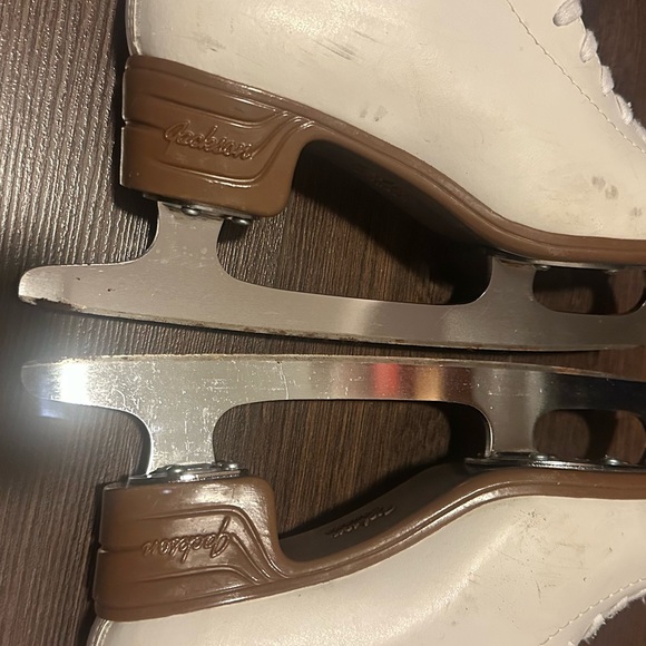 Girls white figure skates - Picture 3 of 3